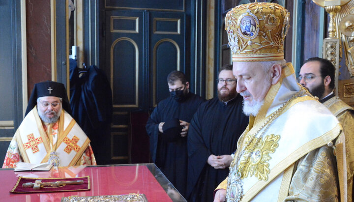 Metropolitan Cyprian (left) and Metropolitan Emmanuel (right). Photo: fosfanariou.gr