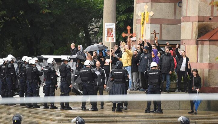 More than 80 people detained at protests against LGBT Pride in Belgrade