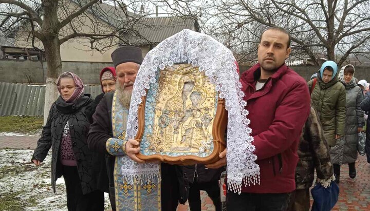 The rector of the Ascension Church in Babyn. Photo: the press service of the Chernivtsi Eparchy