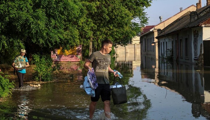 The consequences of the Kakhovka HPP dam explosion. Photo: reuters.com