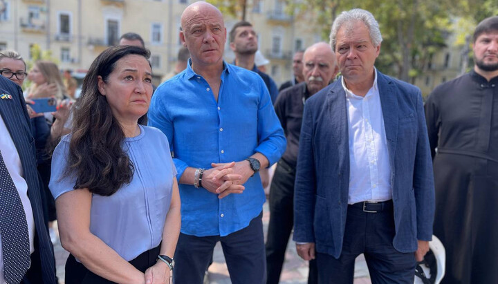 Members of the UNESCO mission inspecting the destruction of the Odesa Cathedral. Photo:omr.gov.ua