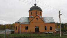 Raiders from OCU seize the church in Lesnyky by cutting locks at night