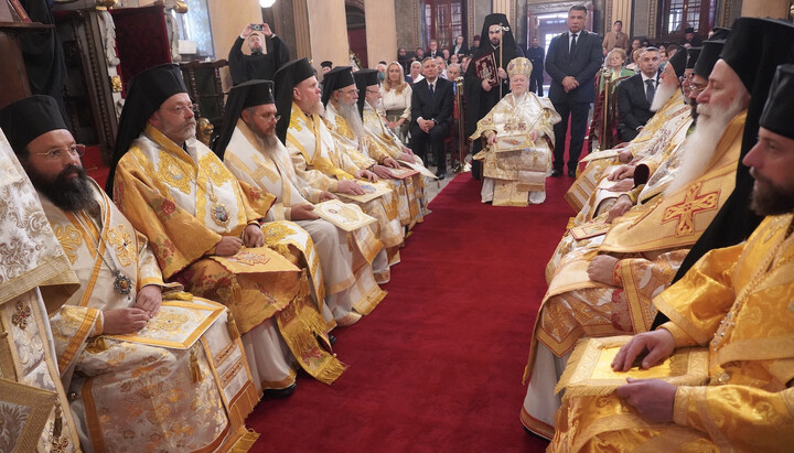 Hierarchs from the Phanar and Bulgarian hierarchs during a service with representatives of the OCU. Photo: ec-patr.org