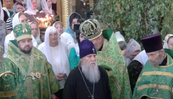 On Trinity Sunday, Metropolitan Jonathan attends a church service in Minsk