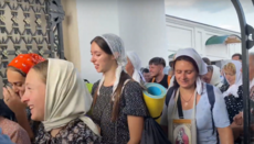 Cross procession from Ternopil comes to Pochaiv Lavra for celebrations