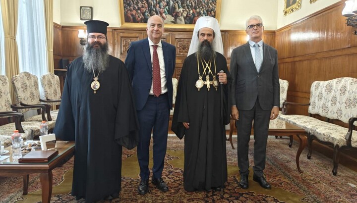 Patriarch Daniel and the U.S. Ambassador. Photo: BOC