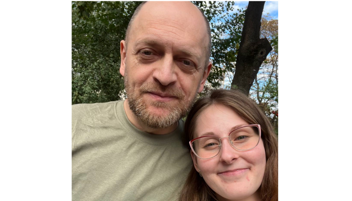 Volodymyr Bobechko with his daughter. Photo: UOJ