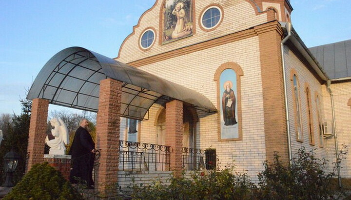 Father Dimitry Ivanusa on the doorsteps of his church, October 2022. Photo: Deacon Serhiy Heruk