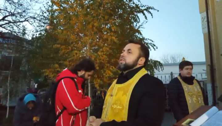 Prayer standing near the Kyiv-Pechersk Lavra. 7 November 2024. Photo: a video screenshot from t.me/save_Lavra