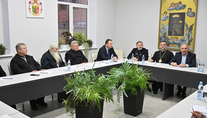 Yelensky at a meeting with representatives of the Council of Churches. Photo: dess.gov.ua