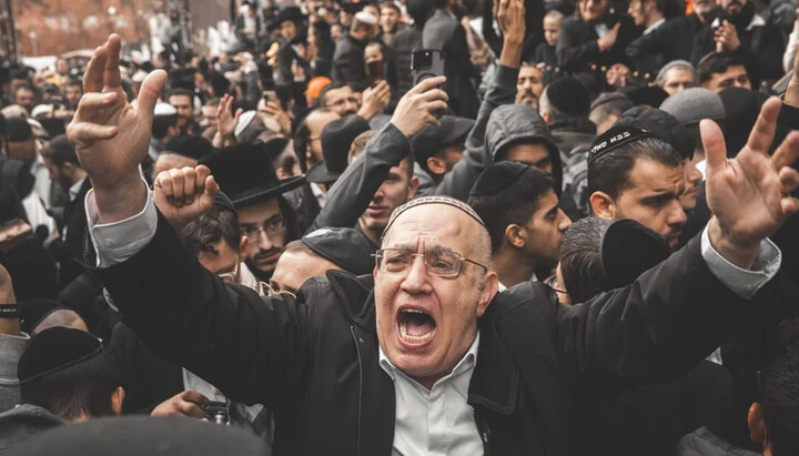 Celebration by Hasidic pilgrims in Uman. Photo: Serhiy Okunev