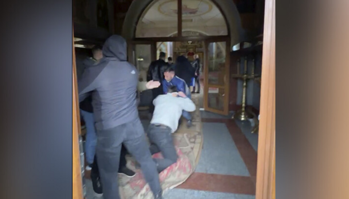 UOC Temple Seized by OCU and Local Police in Khmelnytsky