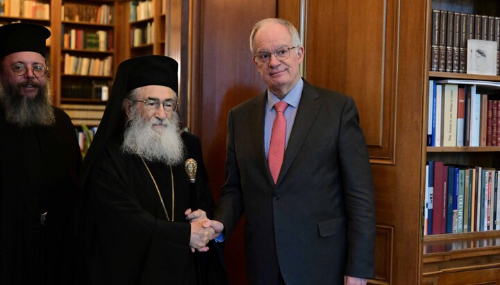 Archbishop Damianos and President Tasoulas. Source: ANA-MPA