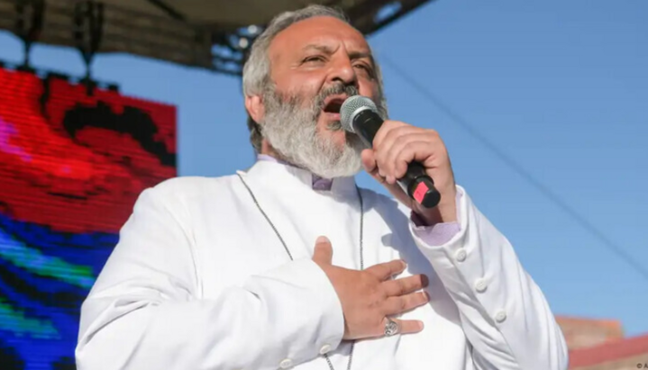 Abp. Bagrat Galstayan speaks at an opposition rally [CREDIT: Alexander Patrin/ITAR-TASS/IMAGO]