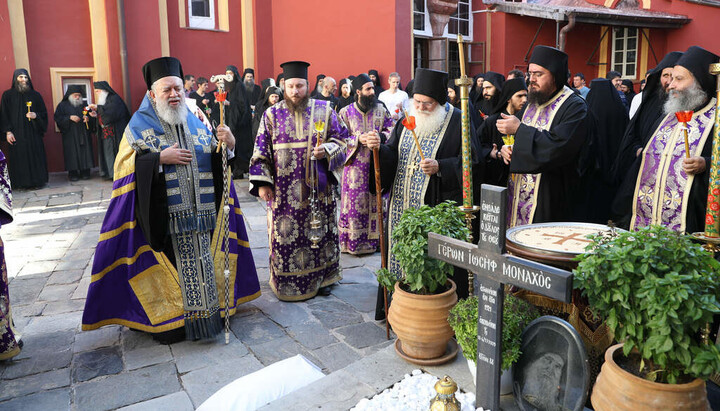 Memorial service for Elder Joseph. Source: pemptousia.gr