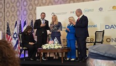 Trump's Spiritual Advisor to Netanyahu: 'I'm Honored to Be Sitting Up Here With God's Chosen'