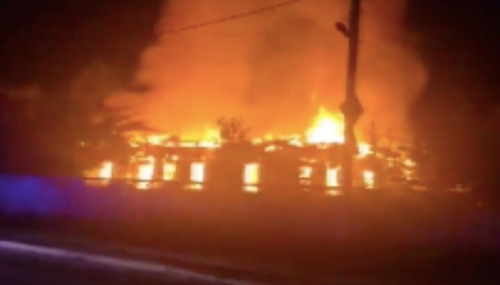 Fire in the repurposed premises of the Nativity of the Most Holy Theotokos UOC parish in Novosilky. Photo: Dozor