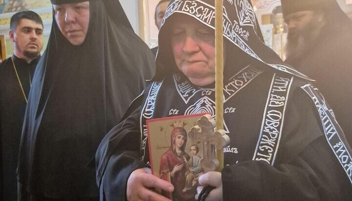 Mother of OCU Bishop Receives Great Schema at UOC Monastery
