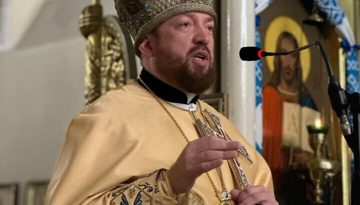 “Archimandrite” Kyprian Lozynsky of the OCU St. John Chrysostom Monastery in Lviv in the miter of St. John of Kronstadt of the Russian Orthodox Church. Photo: Facebook