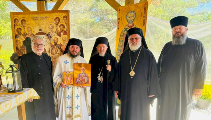 Met. Mitrofan is presented with an icon of St. Dumitru Staniloae, his former professor. Photo: Serbian Orthodox Diocese of Canada