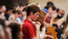 Younger Generations Now Outpacing Parents in Church Attendance, Study Finds