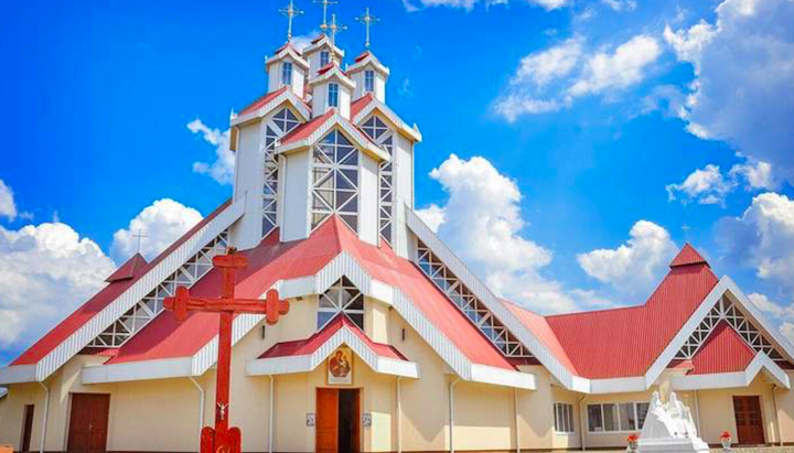 In Ukraine, One UGCC Community Attempts to Seize Church of Another