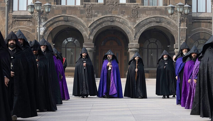 Armenian Church Bishops to Meet in Austria Amid Crisis at Home