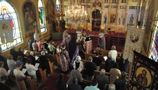 Abp. Mark Visits Pennsylvania Parish for Lenten Services
