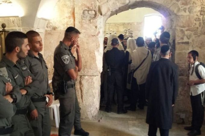 Jewish radicals disrupt Greek Orthodox Pentecost prayer in Jerusalem